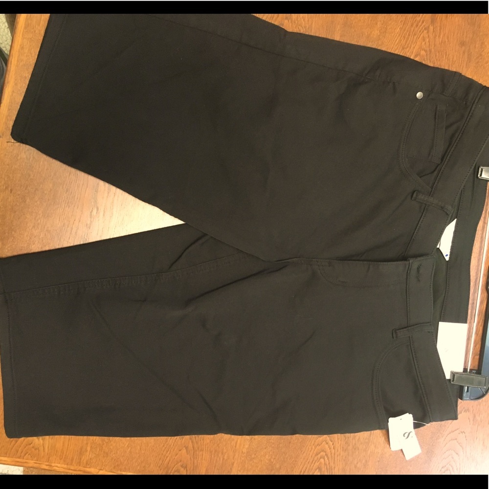 Brand new,Christopher&Banks. Sz16. Skimmer/straight fit/mid rise. Relaxed waist.
